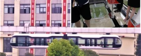 راه اندازی یک قطار هوایی کف شیشه ای در چین