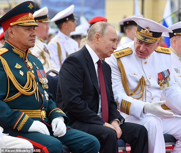 ولادیمیر پوتین رییس جمهور روسیه روز گذشته مدعی شده که روسیه این قدرت را دارد که «حمله ای غیرقابل توقف» را علیه دشمنانش اجرا کند