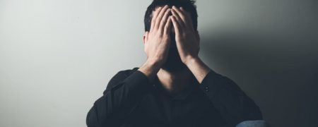 ۸ بلایی که افسردگی بر سر بدن می آورد