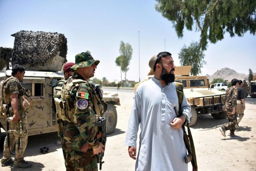 شبه نظامیان طالبان بعد از نبردی دو ساعته 22 کماندوی افغان در فاریاب را بعد از تسلیم شدن به خاطر اتمام مهماتشان تیرباران کردند