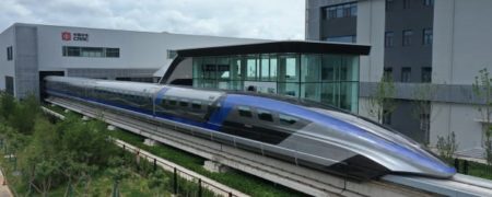 سریع ترین قطار گلوله ای جهان با سرعت ۶۰۰ کیلومتر بر ساعت در چین رونمایی شد