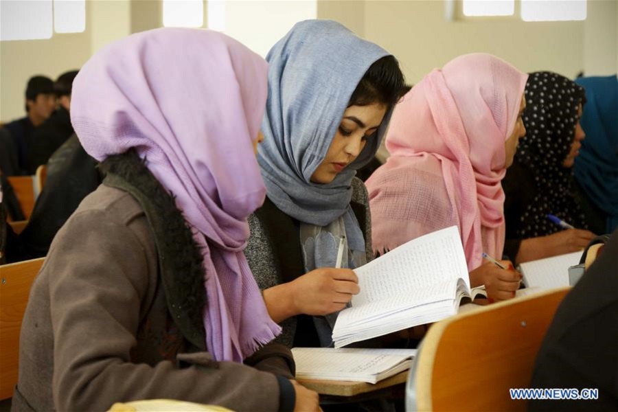طالبان به زنان اجازه دانشگاه رفتن داد اما کلاس های مختلط را ممنوع کرد