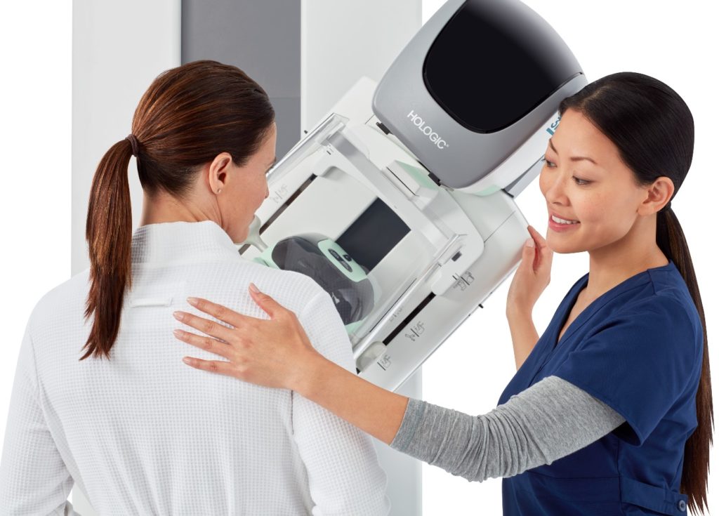 ماموگرافی چگونه انجام میشود؟ درد دارد یا نه؟