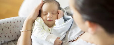 چرا نوزادان در خواب می خندند؟