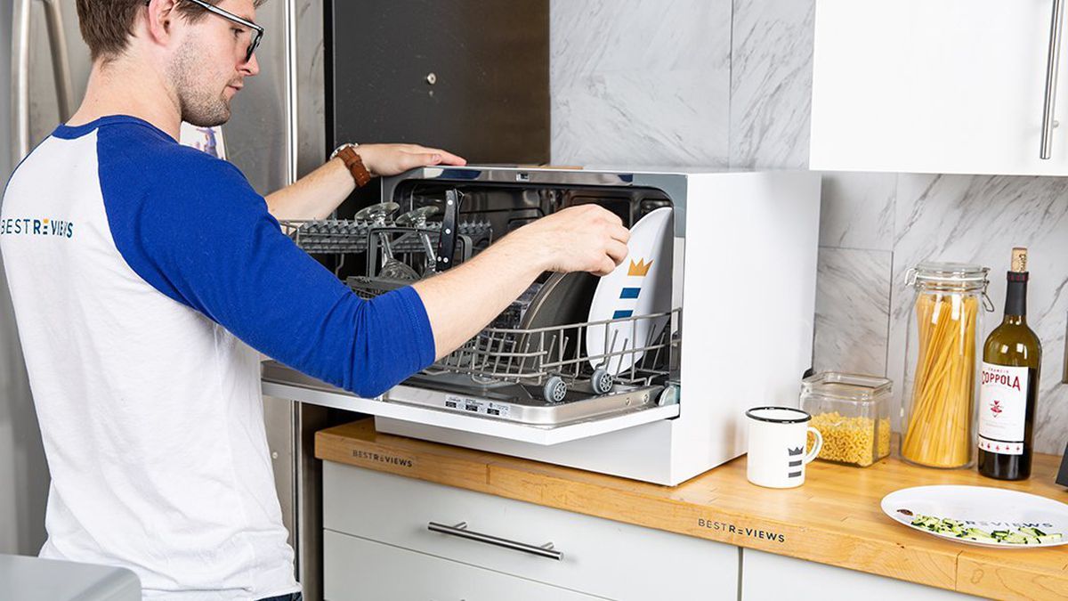 خرید یک ماشین ظرفشویی مناسب به معنای خداحافظی با ظرف شستن دستی است. ماشین ظرفشویی که روزگاری یک وسیله خانگی لوکس به شمار می آمد