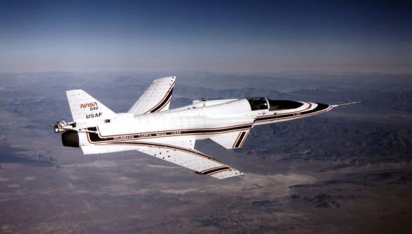 هیچ هواپیمایی در تاریخ پرواز شبیه Grumman X-29 نبود اما بال های مایل به جلو این هواپیما تنها یکی از نوآوری های عجیب به کار رفته در آن بود