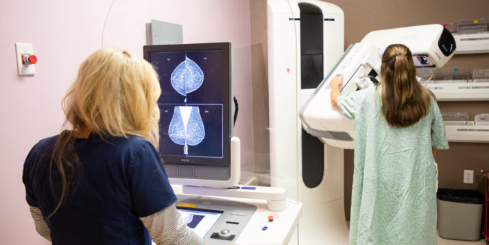 ماموگرافی چگونه انجام میشود