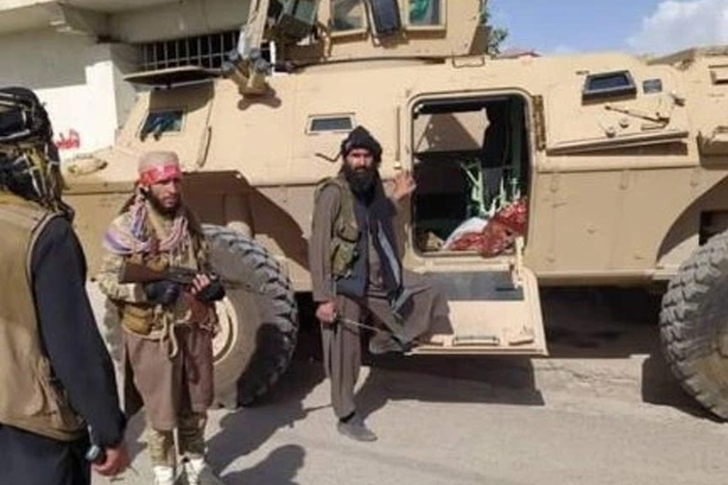 طالبان از یک گروه گریلایی با لباس های کثیف و تجهیزات قدیمی به یکی از مجهزترین ارتش های منطقه تبدیل شده است