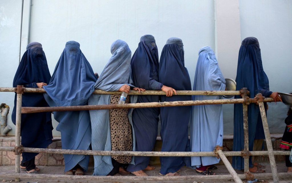 اظهارنظر عجیب یکی از سران طالبان درباره حجاب زنان خبرساز شد + ویدیو