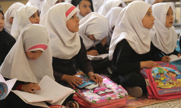 طالبان در اطلاعیه ای دانش آموزان دختران و معلمان زن را از تحصیل و تدریس محروم کرد