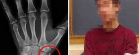 مسافر زمانی از سال ۲۰۳۰ به نام «نوح» که در دست خود دستگاه سفر در زمان دارد