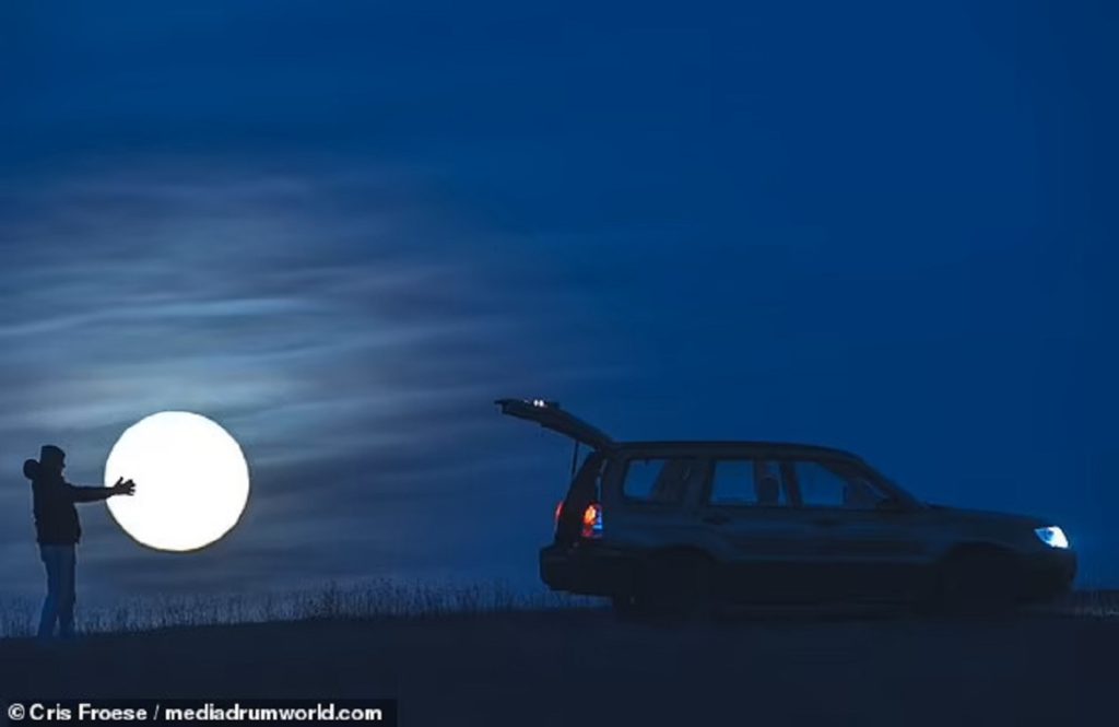 عکسی جذاب از «دزدیدن ماه» که گرفتن آن ۲ سال طول کشیده است