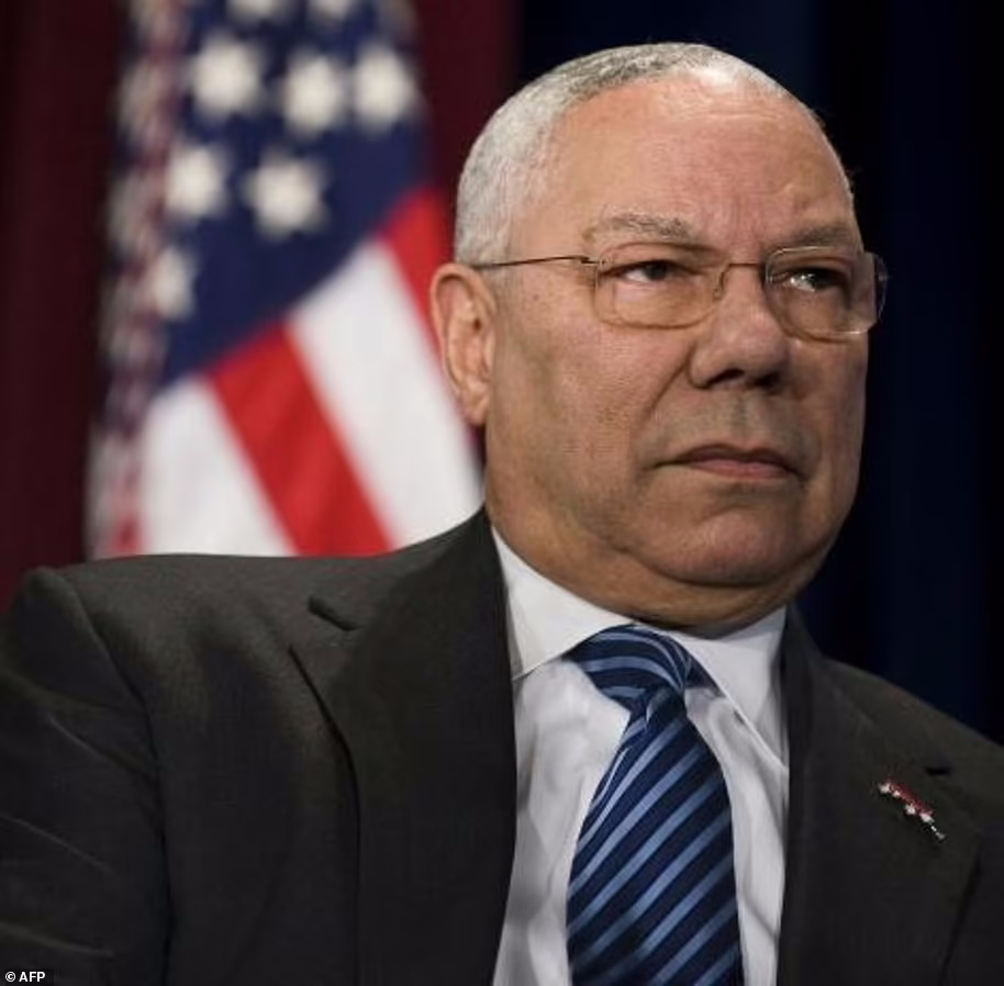 کالین پاول (Colin Powell) اولین وزیر امور خارجه سیاهپوست ایالات متحده ، صبح امروز در سن 86 سالگی و در اثر ابتلا به کرونا درگذشت.