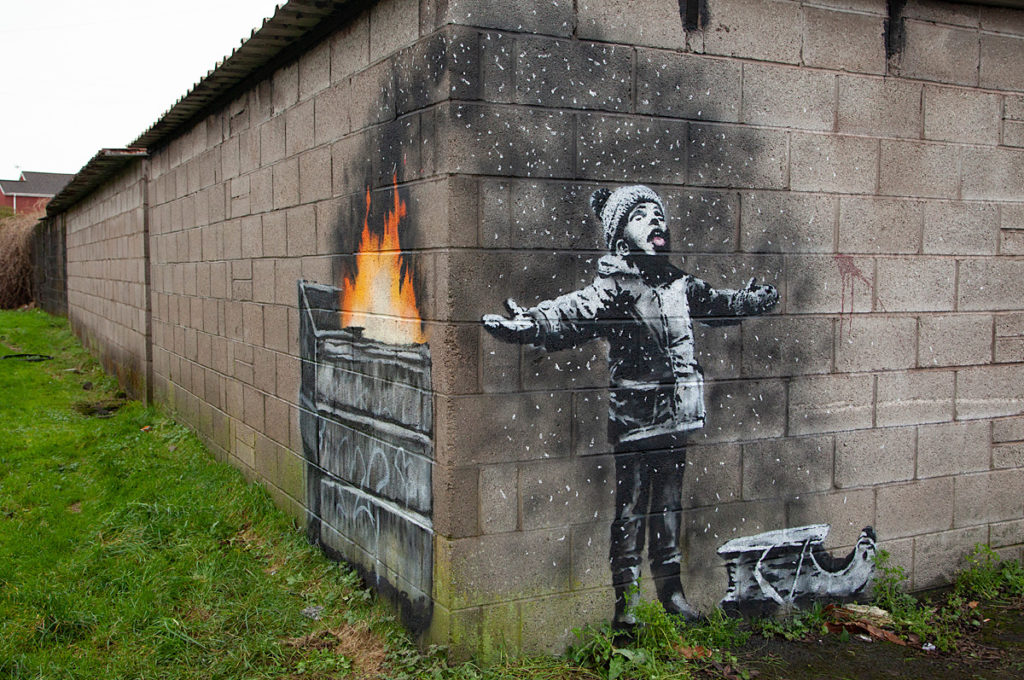این آخرین مورد از هنرنمایی های طولانی بنکسی (Banksy) بود که مخفیانه آثار خود را در موزه های تیت و لوور آویزان می کرد