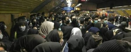 ماجرای حبس شدن مسافران مترو در خط ۴ چه بود؟ + ویدیو