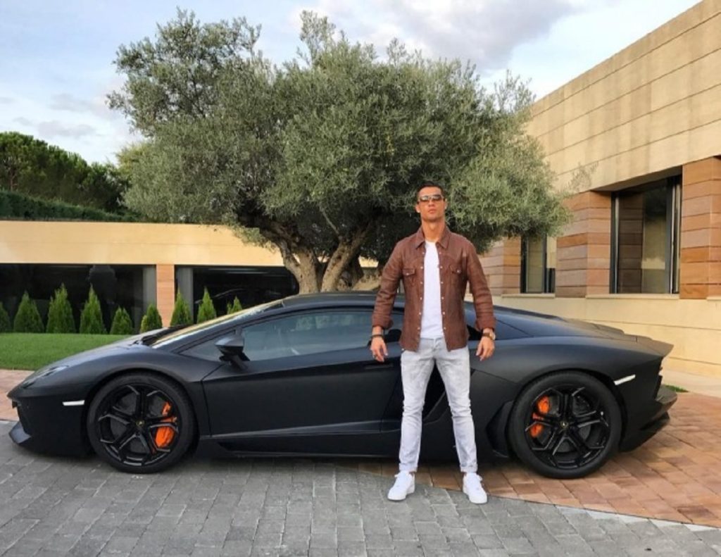 کریستیانو رونالدو؛ فوتبالیستی که عاشق ماشین‌های سوپر اسپرت است