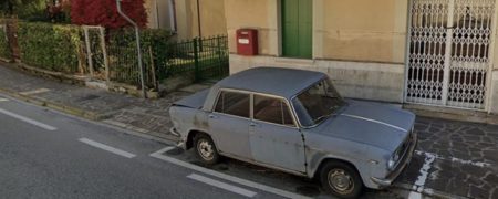 خودرویی در ایتالیا که ۴۷ سال است یک جا پارک مانده