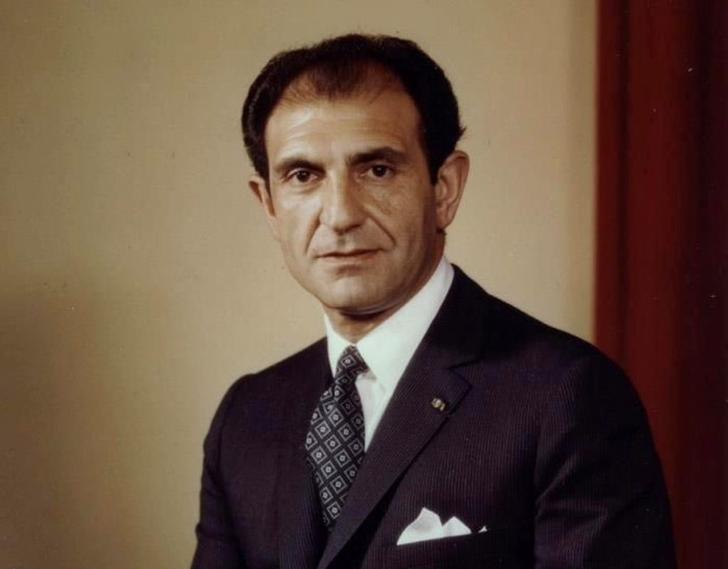 اردشیر زاهدی نخست وزیر سابق ایران و داماد محمد رضا شاه در ۹۳ سالگی درگذشت