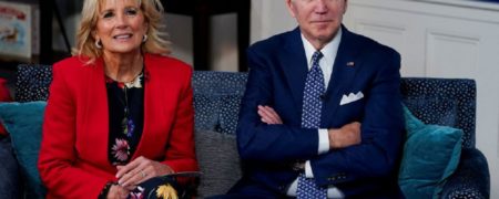 تمسخر و توهین به جو بایدن روی آنتن زنده + ویدیو