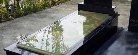 از ممنوعیت عکس های بی حجاب روی قبرها تا درج آدرس اینستاگرام بر روی سنگ