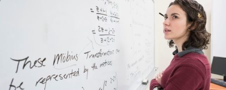 معادله ریاضی ساده ای که کاربران توییتر را به جان هم انداخته است!