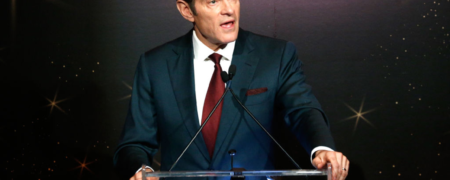 دکتر آز ، مجری مشهور برنامه پزشکی آمریکا نامزد سناتوری ایالات پنسیلوانیا شد