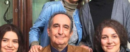 فیلم کاناپه ؛ فیلم توقیف شده کیانوش عیاری به دلیل استفاده زنان از کلاه گیس!