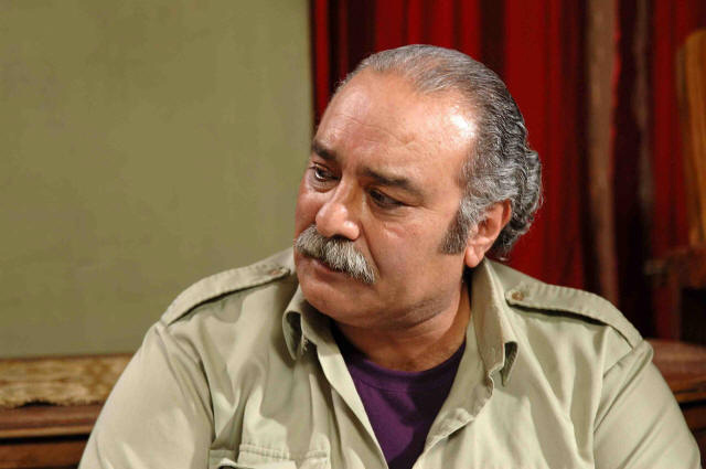 محمد کاسبی بازیگر پیشکسوت سینما و تلویزیون بار دیگر  به دلیل مشکلات قلبی و تنفسی در بخش مراقبت های ویژه بستری شده است.