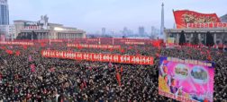 گردهمایی خودجوش مردم کره شمالی در حمایت از برنامه «اون» برای توسعه نظامی کشور
