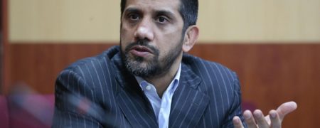 واکنش علیرضا دبیر به ماجرای گرین کارت آمریکایی اش و شعار مرگ بر آمریکا + ویدیو