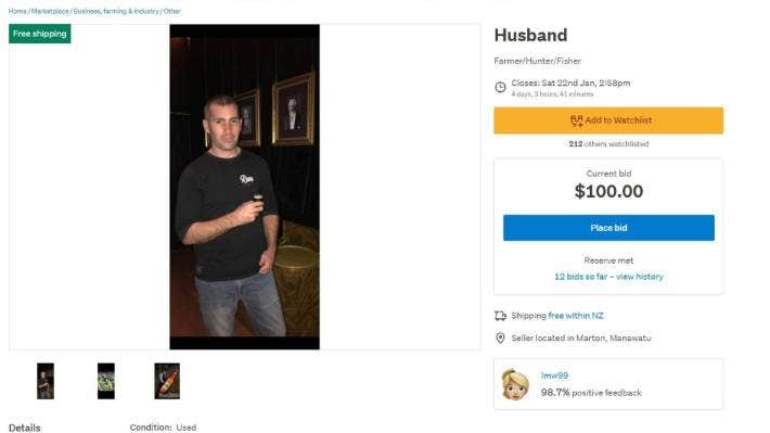 زنی در نیوزیلند شوهرش را در یک وبسایت حراجی به نام Trade Me به فروش گذاشت، پس از آنکه شوهرش بدون اطلاع قبلی به یک سفر ماهیگیری رفت