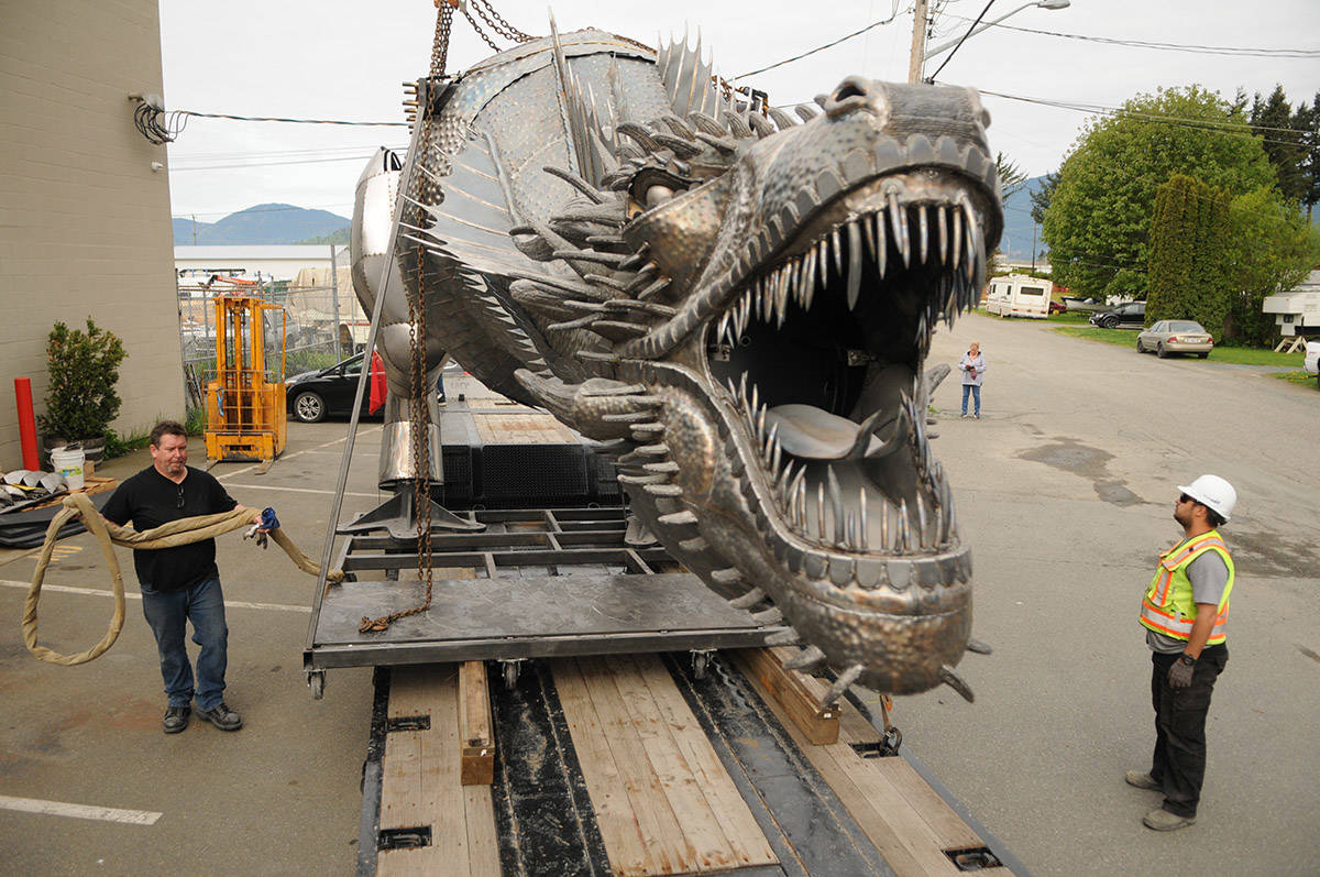 25013977 web1 210429 CPL Kevin Stone dragon moves to new shop Chilliwack 3 - ساخت مجسمه فلزی غول پیکر اژدهای سریال بازی تاج و تخت