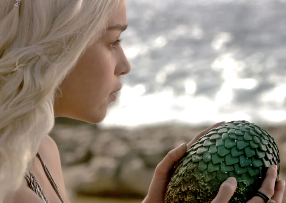 یک تخم اژدهای گرانقیمت و الهام گرفته شده از شخصیت دنریس تارگرین در سریال Game of Thrones به قیمت 2.22 میلیون دلار به فروش رسید.