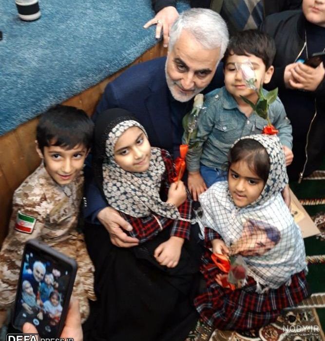 نرجس سلیمانی ارشدترین فرزند شهید حاج قاسم سلیمانی است که به عنوان عضو شورای شهر تهران است که نامزدی اش برای شورای شهر تهران نیز با جنجال هایی همراه بود.