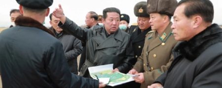 تصاویر نگران کننده از راه رفتن کیم جونگ اون رهبر کره شمالی + ویدیو