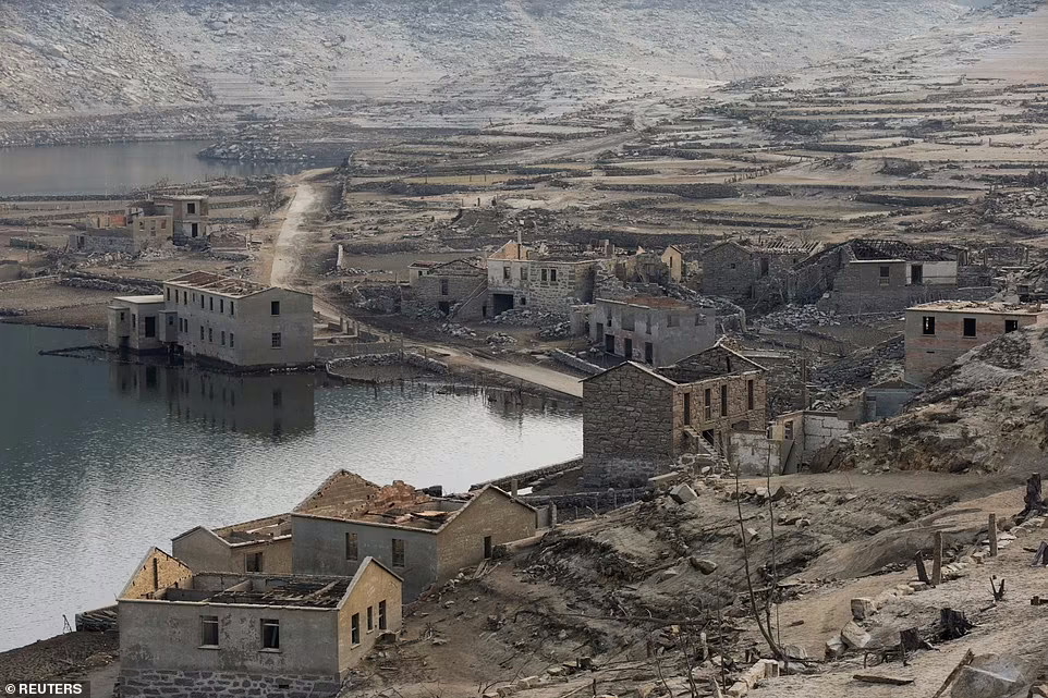 روستای متروکه ای در اسپانیا که به دلیل خشکسالی جاذبه گردشگری شده است