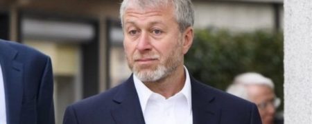 رومن آبراموویچ مالک باشگاه چلسی در پی فشارها استعفا داد