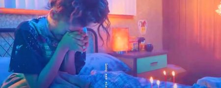 زندیا ۲۵ سالگی‌اش را سر صحنه فصل دوم سریال «سرخوشی» جشن گرفت + ویدیو