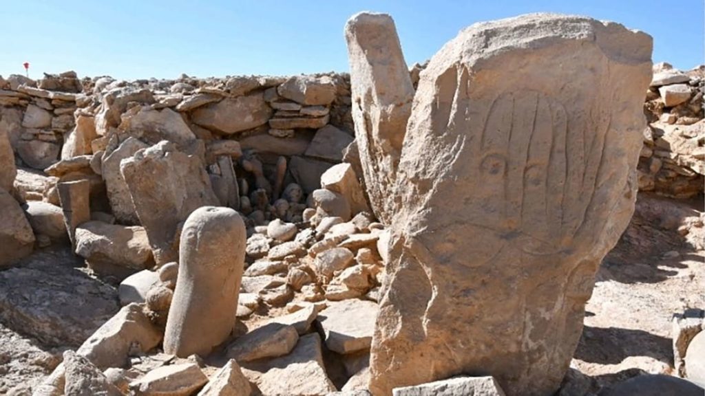 مجسمه‌های ۹ هزار ساله با حکاکی صورت انسان در صحرای اردن سر برآوردند