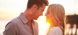 ۱۰ ترفند روانشناختی عالی برای اینکه بفهمید شوهرتان عاشق شماست یا نه!