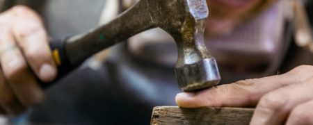 ناسزا گفتن مانند قرص خوردن درد را کاهش می‌دهد