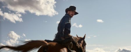 واکنش بندیکت کامبربچ به انتقادات سم الیوت از فیلم «قدرت سگ»