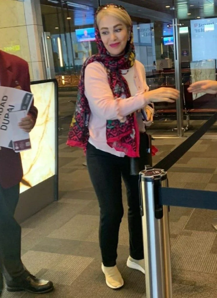 ژیلا صادقی در فرودگاه
