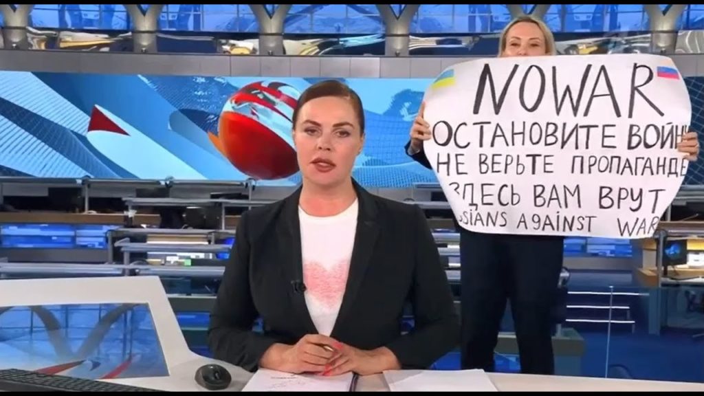 اعتراض جالب به جنگ در پربیننده‌ترین شبکه تلویزیونی روسی + ویدیو