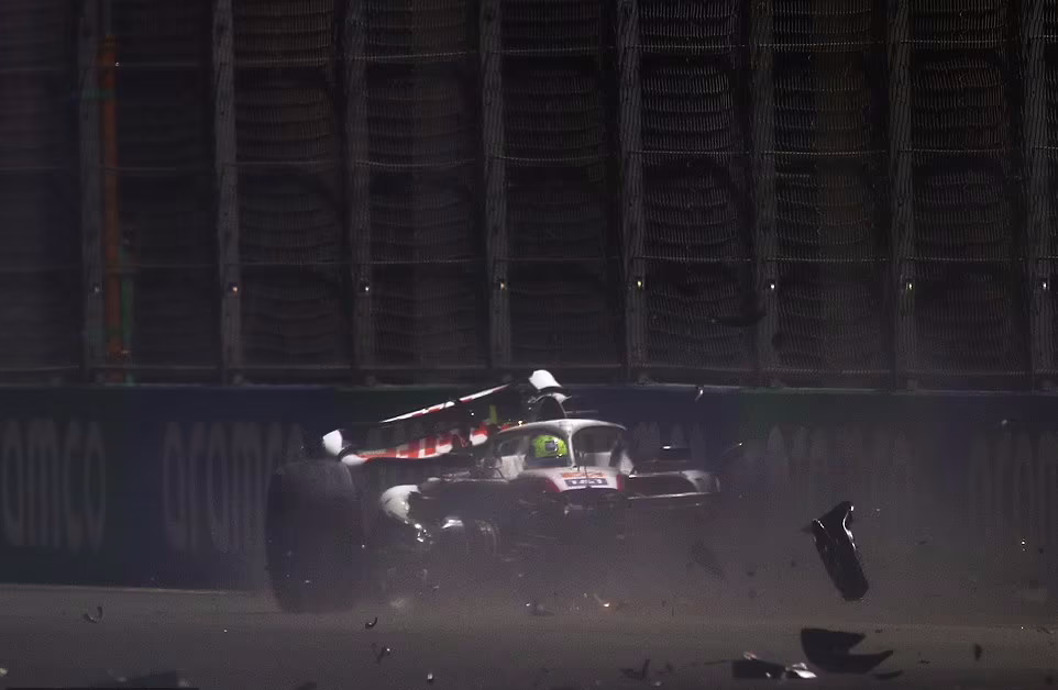 تصادف شدید میک شوماخر در مسابقات فرمول یک جایزه بزرگ عربستان