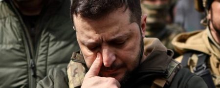 تلاش زلنسکی برای نگه داشتن اشک‌هایش هنگام بازدید از گور دسته جمعی در بوچا