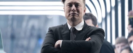 ثروتمندترین فرد جهان خانه ندارد و شب‌ ها در خانه دوستانش می‌ خوابد