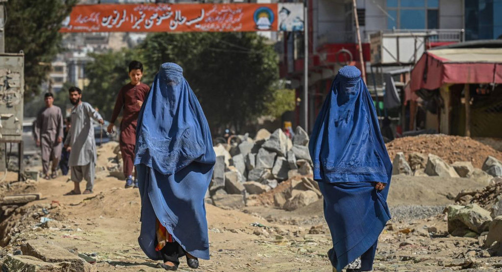 رهبر طالبان پوشیدن برقع در بیرون از خانه را برای زنان افغانستان اجباری کرد