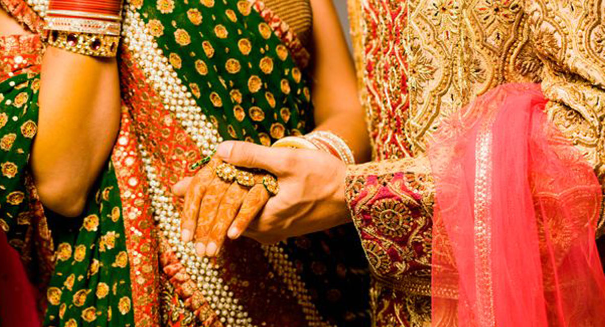 دو خواهر هندی در شب عروسیشان با داماد اشتباهی ازدواج کردند
