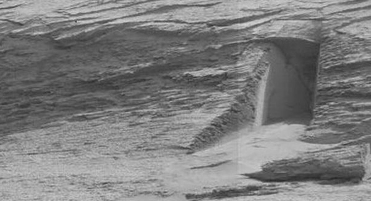 تصاویر جدید ناسا از دریچه سنگی در صخره ای در مریخ